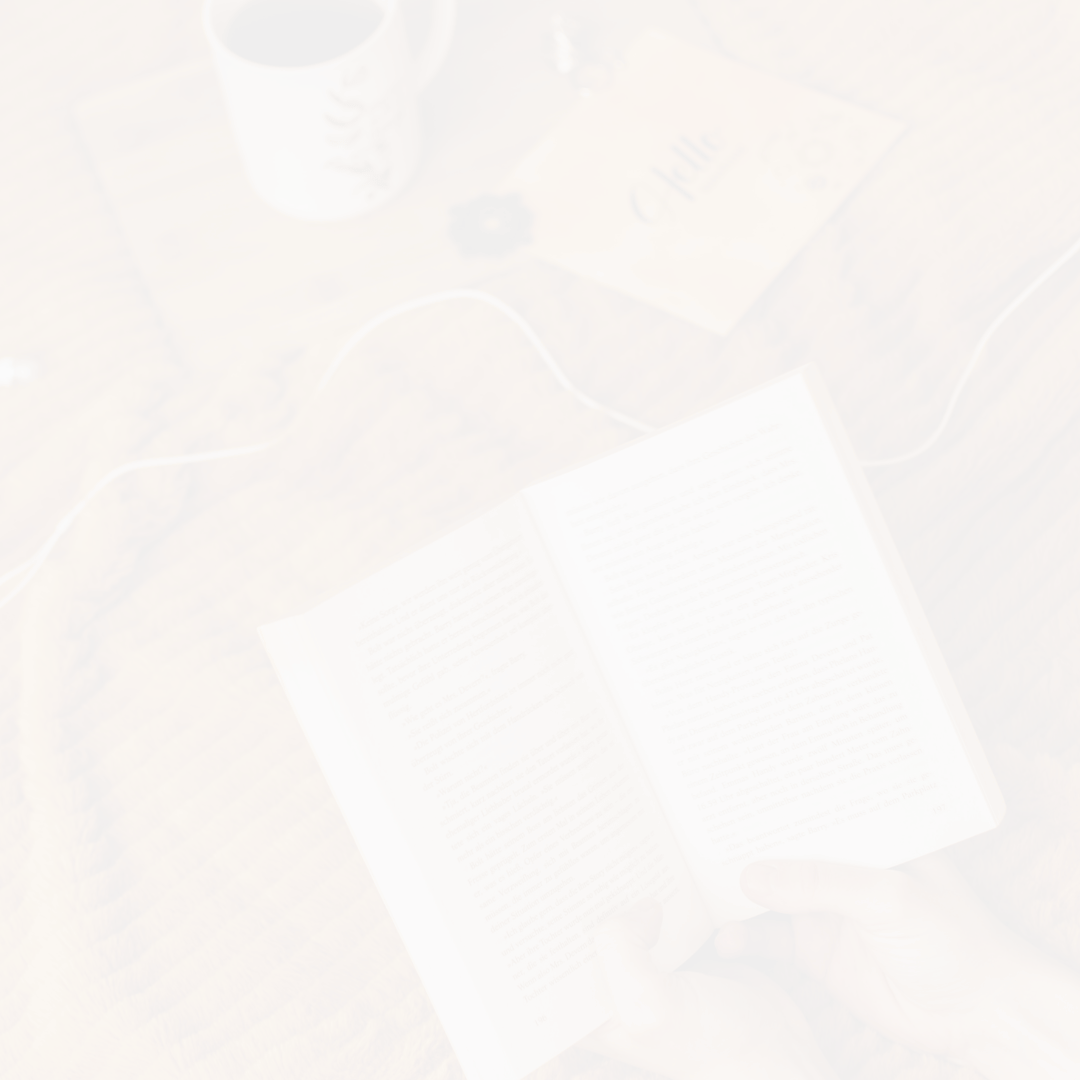 Stimmungsbild einer Person beim Lesen eines Buches in entspannter Umgebung