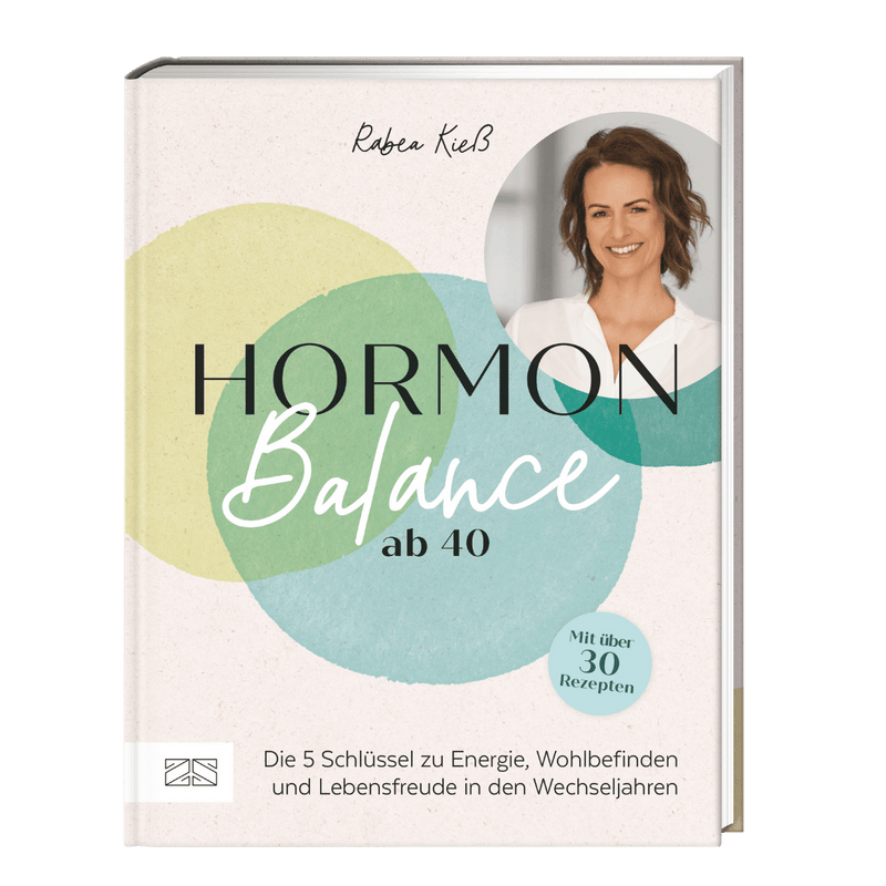 Freigestelltes Buch „Hormon Balance ab 40“ von Rabea Kieß mit Fokus auf Wechseljahre und Ernährung