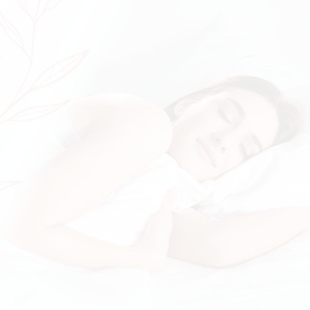 Stimmungsbild einer entspannten schlafenden Frau in ruhiger Schlafumgebung